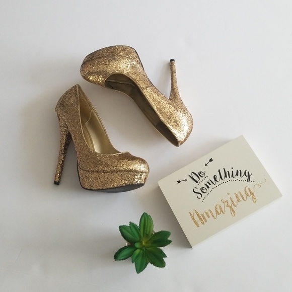 Breckelles Shoes - Breckelles Angie-14 Round Toe Glitter Pump